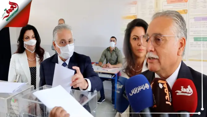 رفقة زوجته.. نبيل بنعبد الله يدلي بصوته