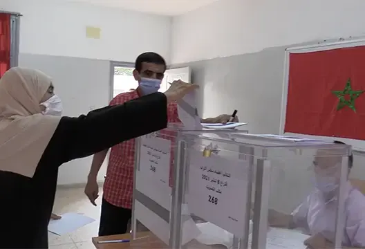“ميركاتو البرلمان”.. استقطابات ثقيلة تربك معاقل انتخابية وتُنعش حظوظ أحزاب قبل تشريعيات 2026