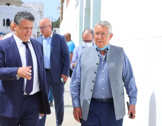 بأغلبية كاسحة.. وزير الخارجية السابق بن عيسى يحتفظ برئاسة جماعة أصيلة