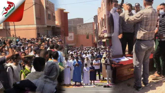 في موكب جنائزي مهيب .. المئات يشيعون جثمان السائق المغربي المقتول بمالي بأيت ملول (فيديو)