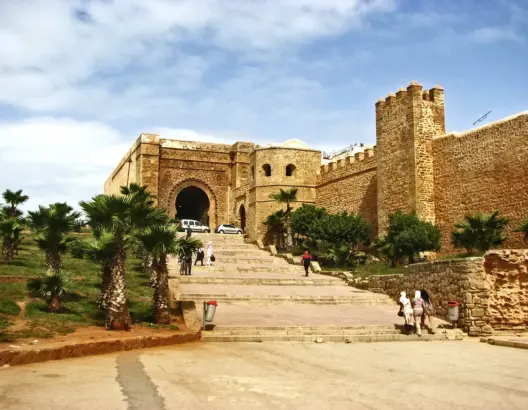 الرباط تحتضن معرض “الفن عبر ثلاثة أجيال”