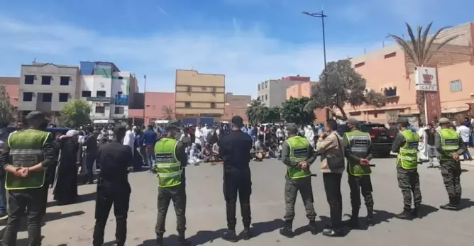 جنازة بلفقيه.. تعزيزات أمنية مشددة بكلميم ونقل جثمان الراحل لمسقط رأسه (فيديو)
