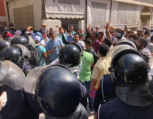 الأمن يفض احتجاجا للأساتذة المتعاقدين .. ومحكمة الرباط تؤجل محاكمة المجموعة الثانية (فيديو)