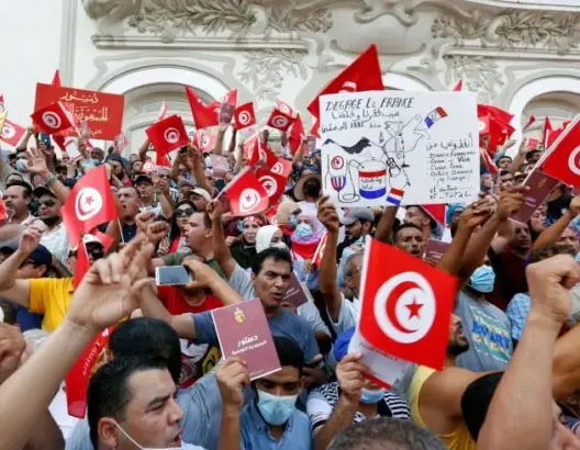 العفو الدولية تسجل تزايد “الترهيب والمضايقات القضائية” ضد المحامين بتونس