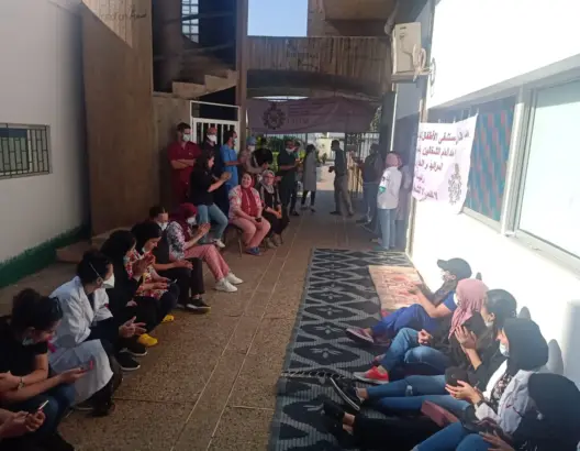 اعتصام بمصلحة طب المواليد بـ”ابن سينا”.. وبركات تحمل النقابة مسؤولية ما قد يحدث (فيديو)
