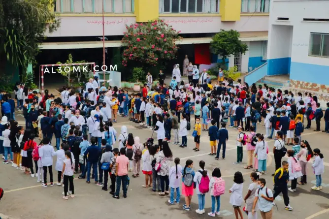 بسبب الكمامة.. تلميذ يصفع أستاذا ناظرا بثانوية في مكناس