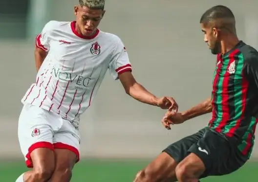التعادل يحسم ديربي الرباط ونهضة بركان يلحق الهزيمة الأولى بالرجاء