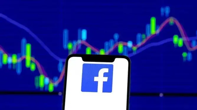 بعد ساعات قليلة من تعرض تطبيقاته لعُطل.. أسهم “فيسبوك” تتراجع بـ %5.5