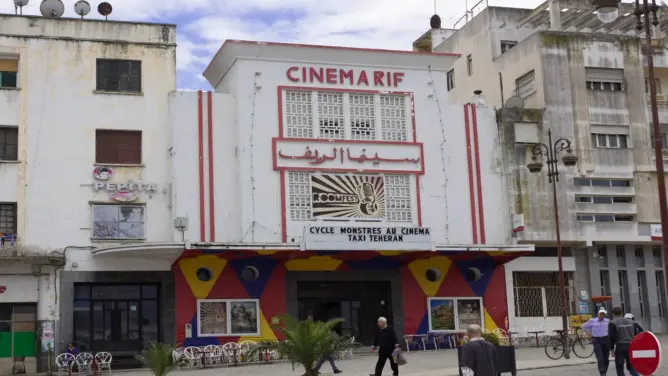 فنانون ومثقفون يطلقون حركة “ماتقتلوش الفن فالمغرب” لفتح المسارح ودور السينما