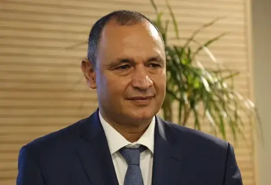 رياض مزور: وزير الصناعة والتجارة