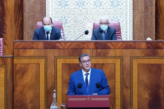أخنوش يتعهد بحل استعجالي للمقصيين من الشغل وإنقاذ المقاولات المهددة بالإفلاس