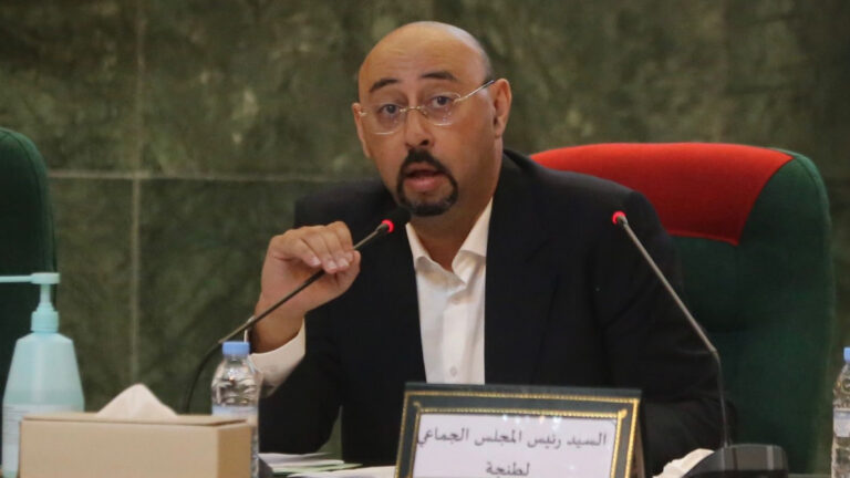 قاضي التحقيق يقرر إيداع عمدة طنجة منير الليموري السجن في قضية “تزوير أوراق الانتخابات”