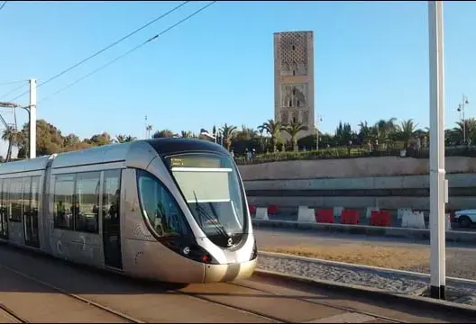 الترامواي يثير الاستياء بالرباط وسلا.. ازدحام شديد وتأخر في المواعيد خلال الصيف