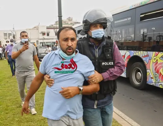 لجنة حقوقية تندد بـ”قمع” أساتذة “التعاقد” وتطالب بالإفراج عن المعتقلين منهم