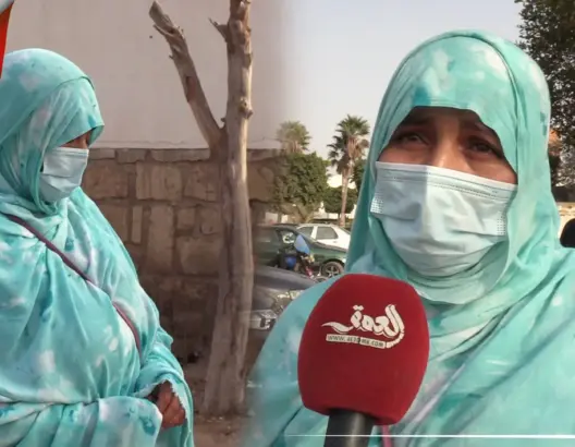 أم التلميذ الذي أصيب بالشلل بعد تلقيحه: كان في صحة جيدة وأطالب بتوفير العلاج له (فيديو)