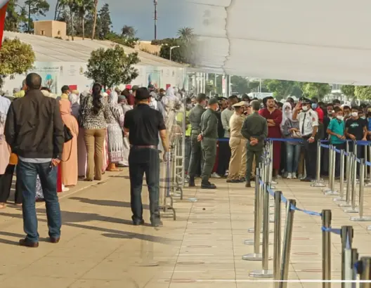 فوضى وارتباك في مركز التلقيح الرقمي بسلا .. مواطنون انتظروا ساعات دون تلقي اللقاح بسبب نفاذ “فايزر”