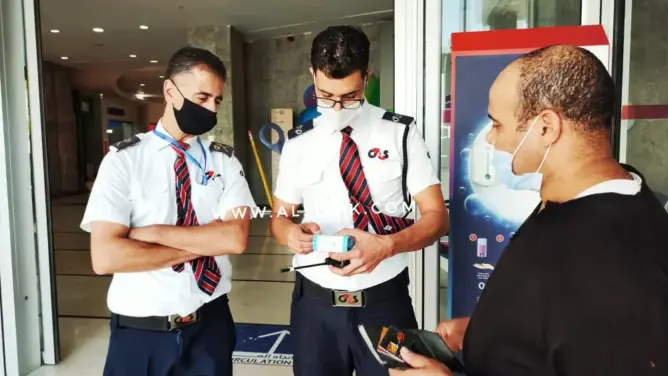 هيئات حقوقية تعتبر فرض جواز التلقيح “خرقا” للدستور وتطالب بالتراجع عن القرار