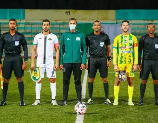 الجيش الملكي “يراسل” الاتحاد الأفريقي لكرة القدم احتجاجا علی التحكيم
