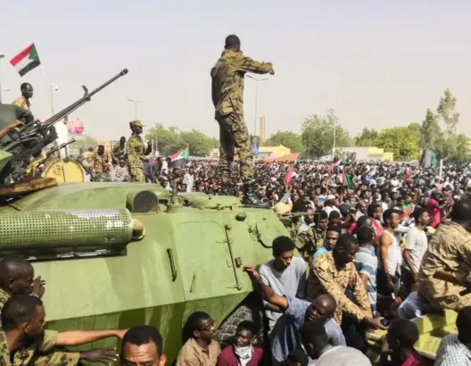 اشتباكات السودان.. البرلمان العربي يدعو الأطراف لضبط النفس ووقف إطلاق النار