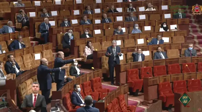 “جواز التلقيح” ومنع منيب من الدخول يثيران زوبعة داخل مجلس النواب