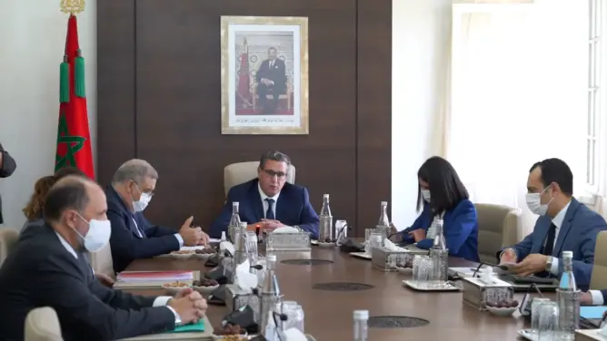 بعد عودته من السعودية.. أخنوش يجتمع بـ7 وزراء لتحفيز الاستثمار وجلب المستثمرين (فيديو)