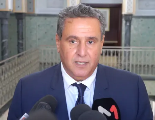 أخنوش ينوه بالروح الوطنية العالية للمغاربة بانخراطهم القوي في حملة التلقيح