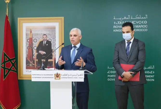 الحكومة تصرف المستحقات المالية لـ1800 طبيب بعد سنتين من التأخر