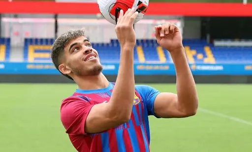 يبلغ 19 عاما.. برشلونة يضع ثقته في اللاعب المغربي الزلزولي ضمن الفريق الأول