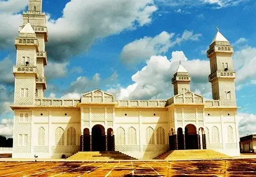 بناء المساجد بالدول الإفريقية يكلف المغرب أزيد من 37 مليار سنتيم