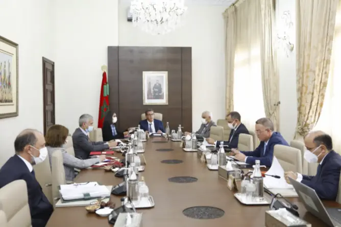 أخنوش يجتمع ببعض وزرائه لمناقشة إجراءات تنزيل مشروع الحماية الاجتماعية