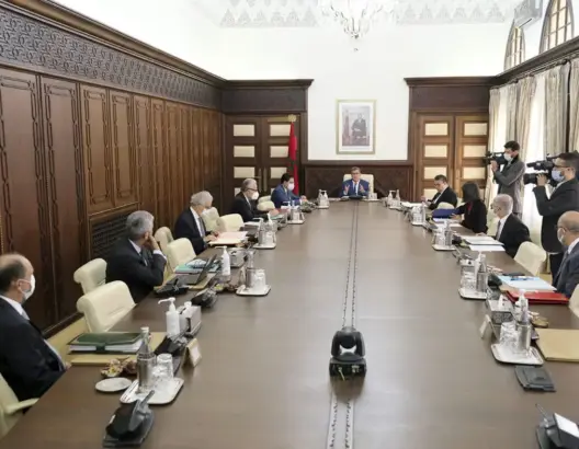 رسميا.. الحكومة تُلحق البياطرة والطبوغرافيين بنظامي التغطية الصحية والمعاشات