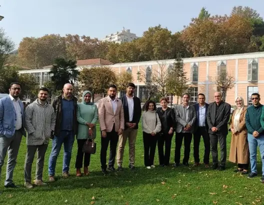 قنصل المغرب باسطنبول يجمع إعلاميين مغاربة احتفالا بذكرى المسيرة الخضراء