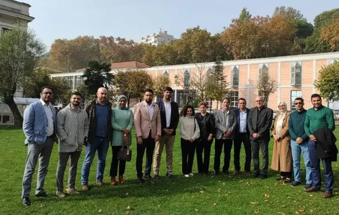 قنصل المغرب باسطنبول يجمع إعلاميين مغاربة احتفالا بذكرى المسيرة الخضراء