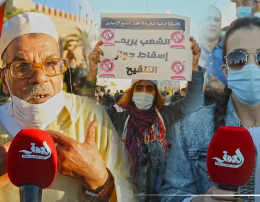 رافضون لـ “جواز التلقيح”: بغينا نكونوا أحرار فالتنقل وقضاء أغراضنا(فيديو)