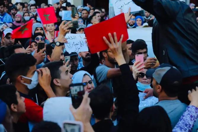 الدار البيضاء.. إطلاق سراح المعتقلين على خلفية احتجاجات رفض جواز التلقيح