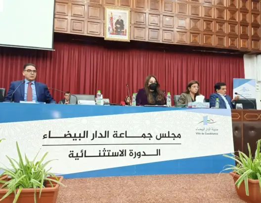 جماعة البيضاء تفوت عمارة قديمة لأرامل شهداء العسكر.. والبيجيدي: مضاربة عقارية
