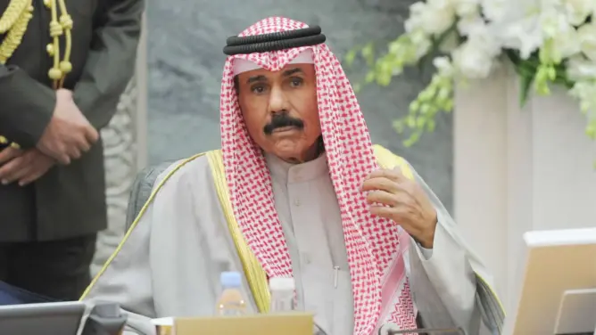 أمير الكويت يقبل استقالة الحكومة