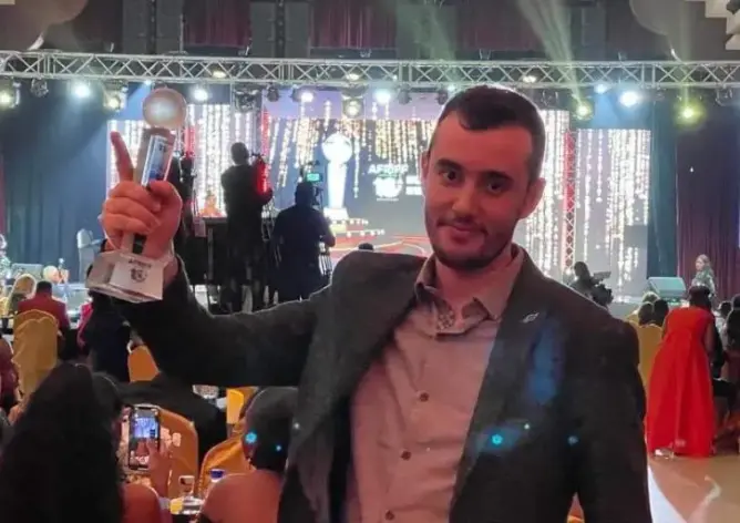 المغربي “محمد رضا كزناي” يحصد جائزة أفضل فيلم وثائقي بمهرجان إفريقيا السينمائي