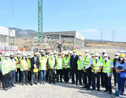 السفير الأمريكي يكشف عن مشروع صحي كبير بوجدة ويشيد بالتعاون بين البلدين