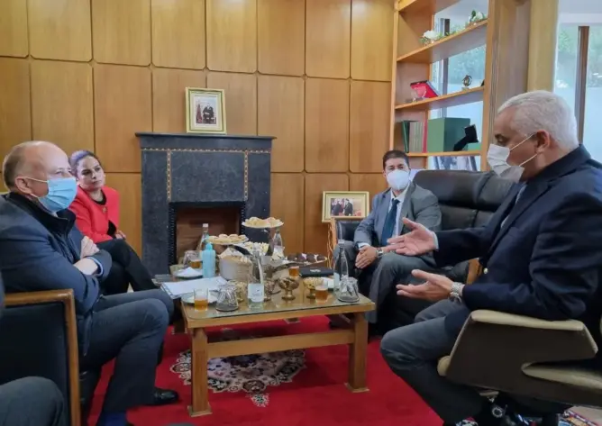 عملية تلقيح اللاجئين بالمغرب تجمع وزير الصحة بوفد عن مفوضية شؤون اللاجئين