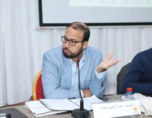 العلام ينتقد رفض رؤساء المجالس الدستورية الخضوع للمساءلة البرلمانية