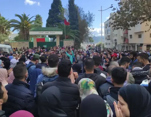 طلبة تطوان ينتفضون ضد قرار بنموسى.. احتجاجات حاشدة ومقاطعة شاملة للدراسة (صور)