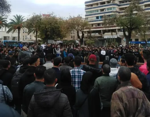 طلاب وخريجو جامعة فاس يتظاهرون من جديد رفضا لقرار بنموسى ويهددون بالتصعيد