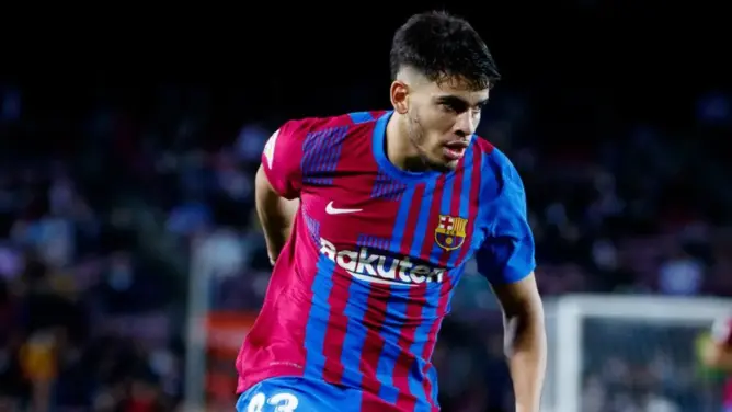 برشلونة يعير الدولي المغربي الزلزولي لفريق أوساسونا بعد تجديد عقده