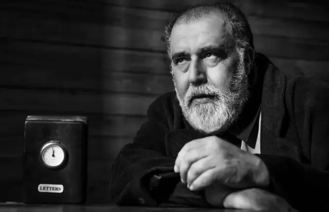 تتويج فيلم “غبار” بجائزة “أفضل إخراج” في المهرجان المغاربي للفيلم بوجدة 