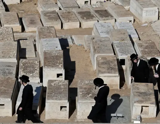 استخراج جثث 7 يهود مغاربة بمقبرة في البيضاء ونقلها إلى إسرائيل من أجل الدفن