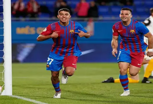 صحيفة إسبانية تؤكد رفض أخوماش تمثيل المنتخب المغربي وتفضيله “لاروخا”