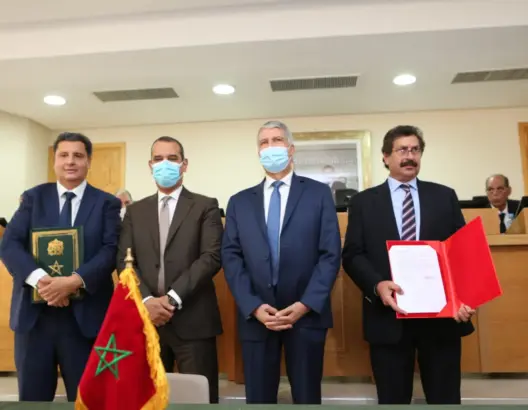 وزير الفلاحة يدشن مجزرة بيداغوجية للدواجن بالبيضاء ويوقع 3 اتفاقيات (صور)