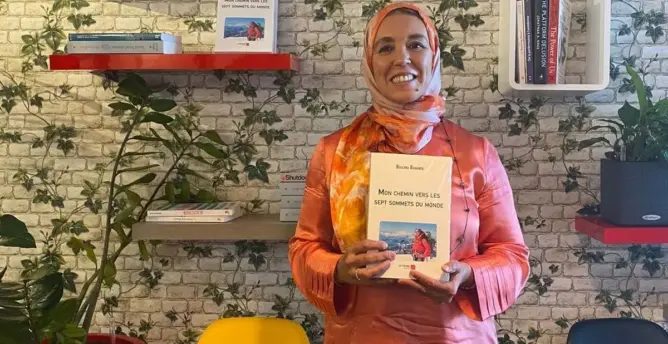 متسلقة الجبال بشرى بيبانو تصدر كتاب “طريقي نحو القمم السبع”