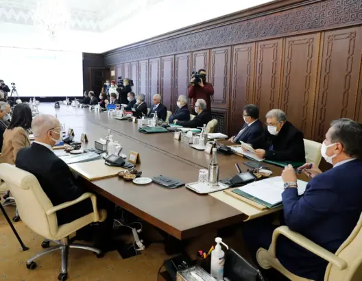 البرلمان يناقش 3 مقترحات قوانين لإقرار التنافي بين عضوية الحكومة ورئاسة جماعة